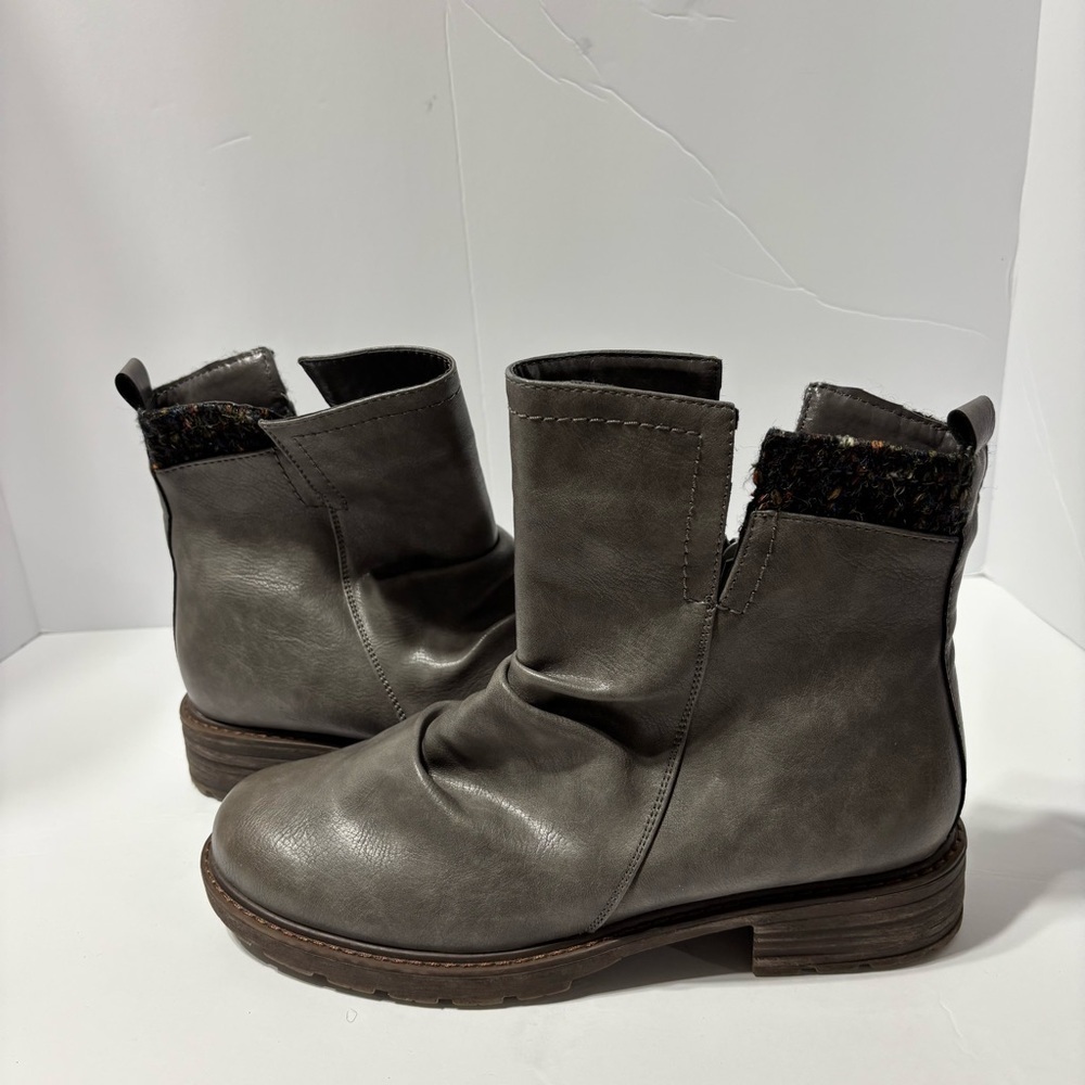 Muk Luks Lukees Women's Sz 9.5Gray Burnished Waterproof Logger Banff Booties NWT